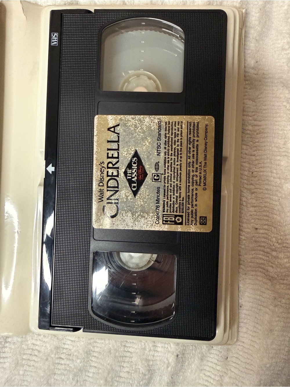 Disney Cinderella VHS Walt Disney Classic Clamshell Vintage Movie Tape 1995 - Picture 4 of 4